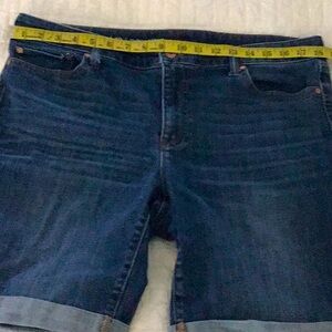 Talbots Burmuda Shorts Size 12 Woman’s jean Shorts